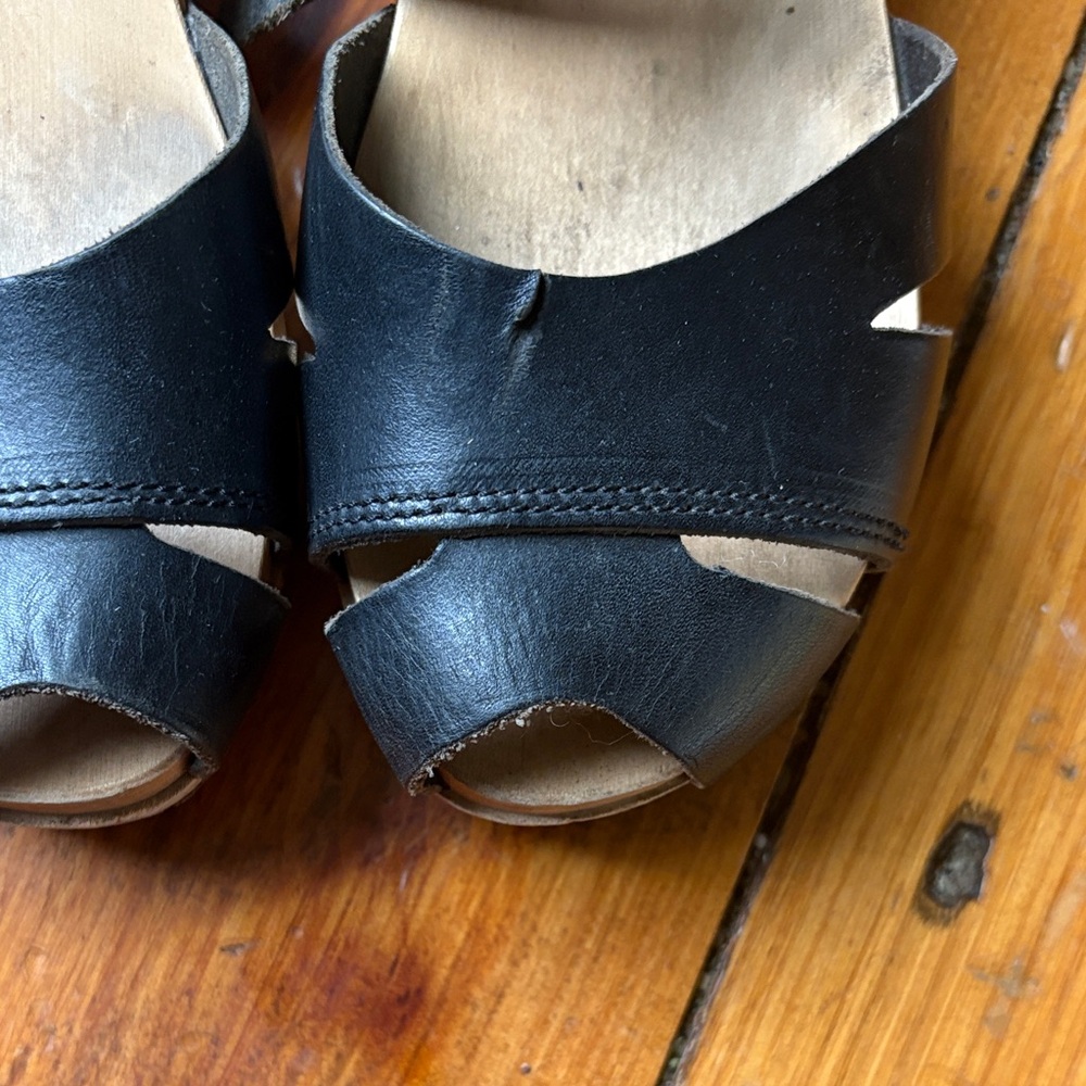 Swedish Hasbeens Black Leather Mules - Picture 3 of 9